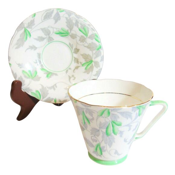 Grafton Ashley Tea Cup & Saucer Set Green White Bone China Gold Rim England Vtg - Picture 3 of 8